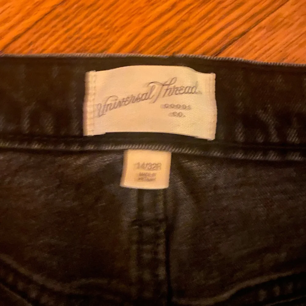 Women’s Universal Thread Vintage Black Straight Leg Jeans Classic Fit - Picture 3 of 4